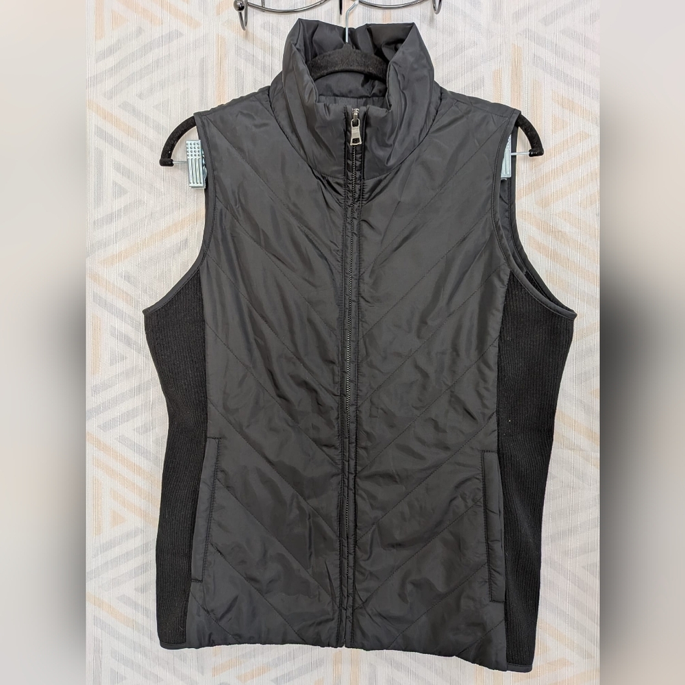 Ann Taylor puffer Woman vest‎ size S